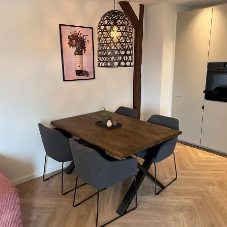 Fully Renovated In The Middle Of Center *