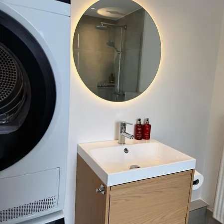 Daire Fully Renovated In The Middle Of Center *
