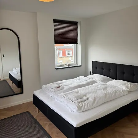 Fully Renovated In The Middle Of Center Daire *